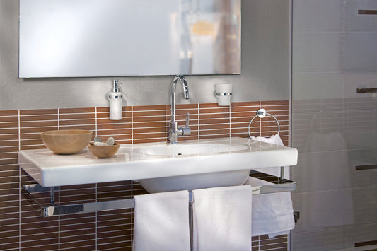 Bathroom sink unit with premium white and silver accessories