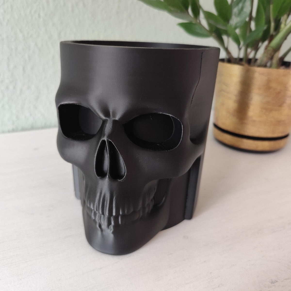 3D-Printed Skull Whisky Bottle Holder