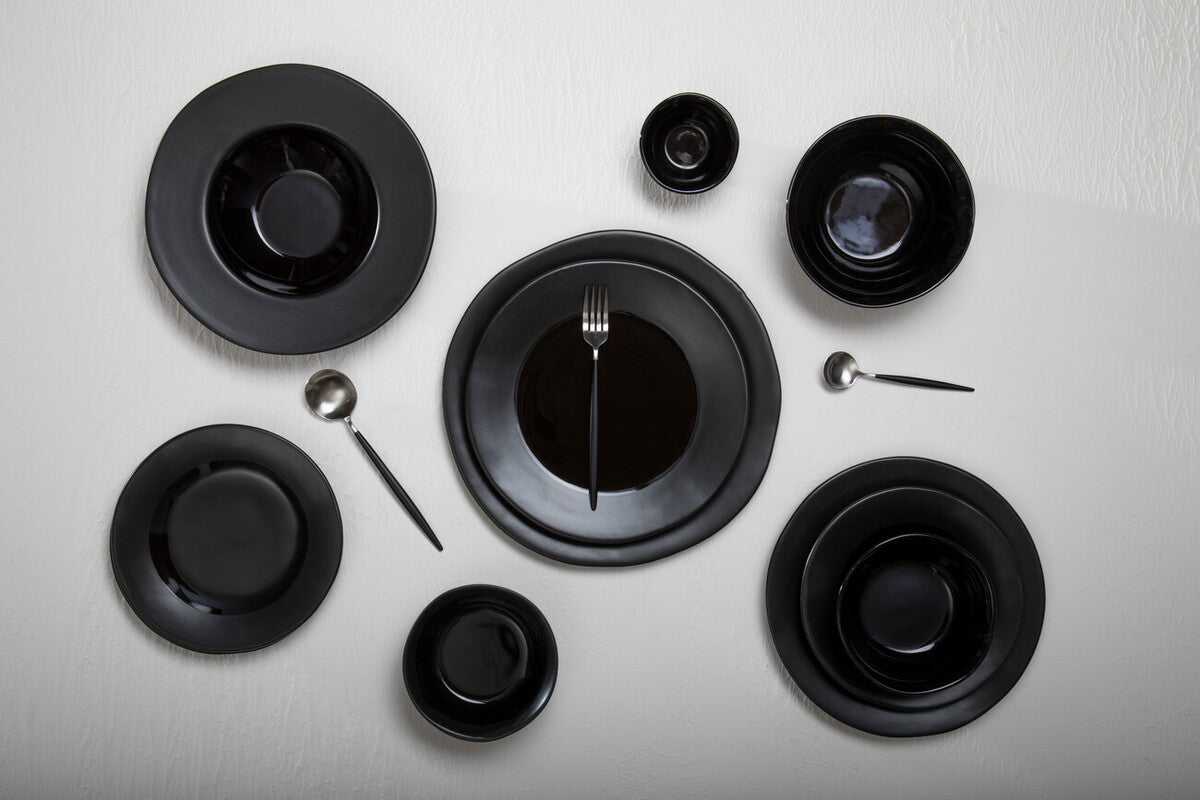 Avie 16 Piece Matte Silver And Black Cutlery Set