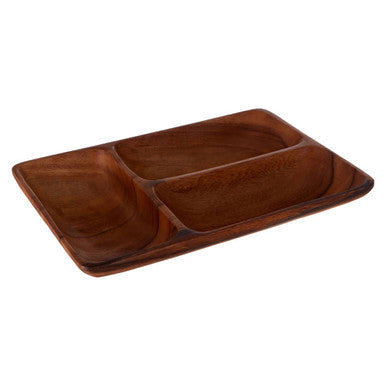 Close-up of the natural grain on the acacia serving dish
