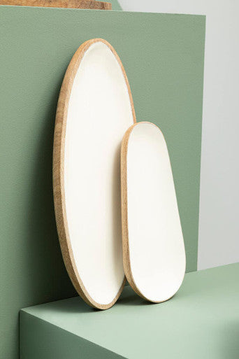 Side view of the small oval serving dish