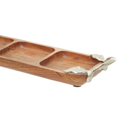 Close-up of the natural grain on the Vine acacia dish