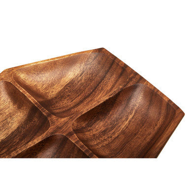 Close-up of the natural grain on the four section dish