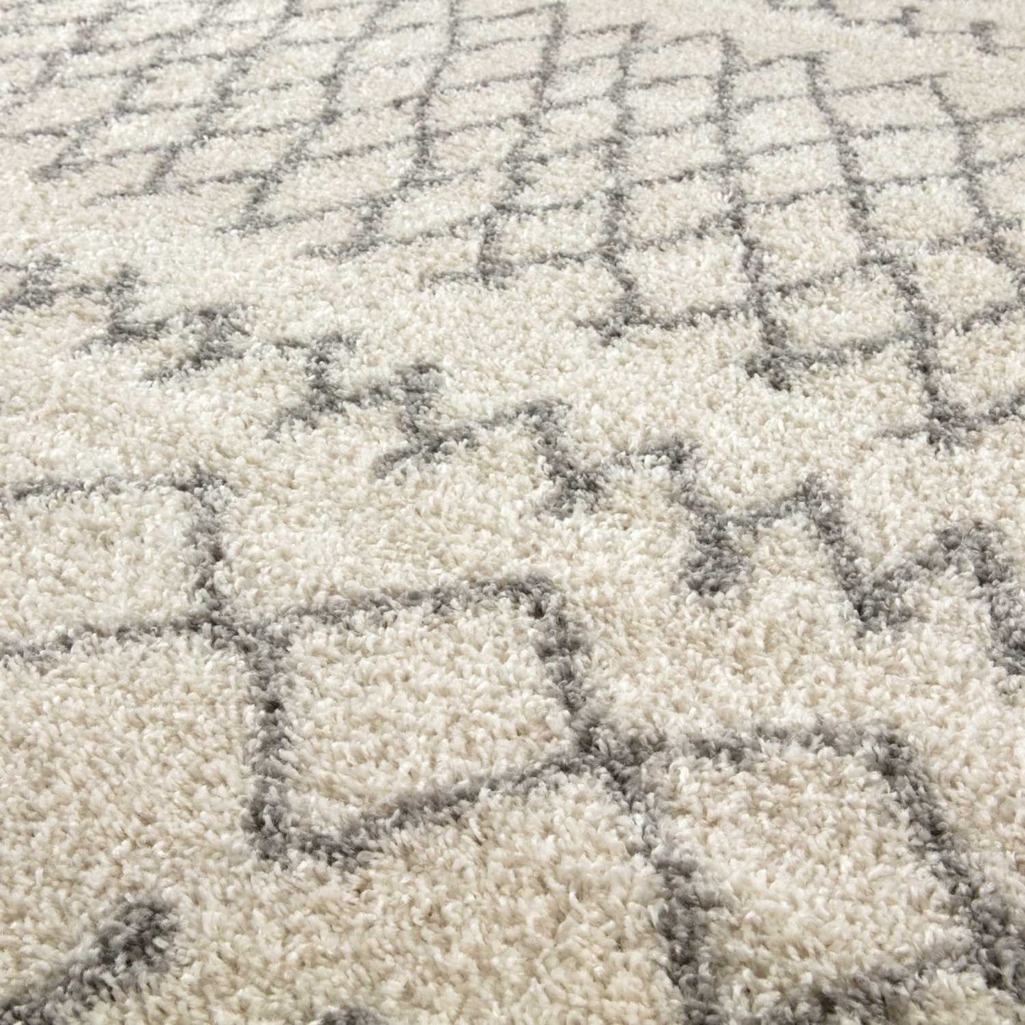 Moroccan Ivory Grey Shaggy Rug | 900