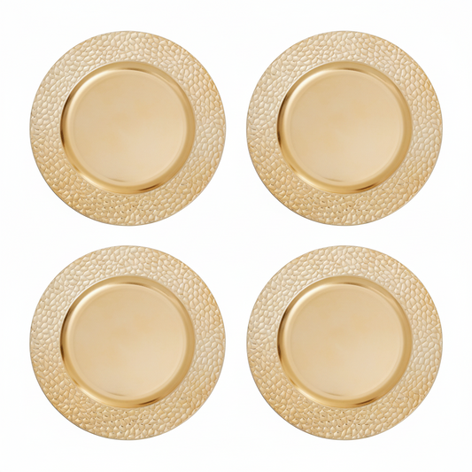 Set of four gold charger plates with a hammered rim, 33cm