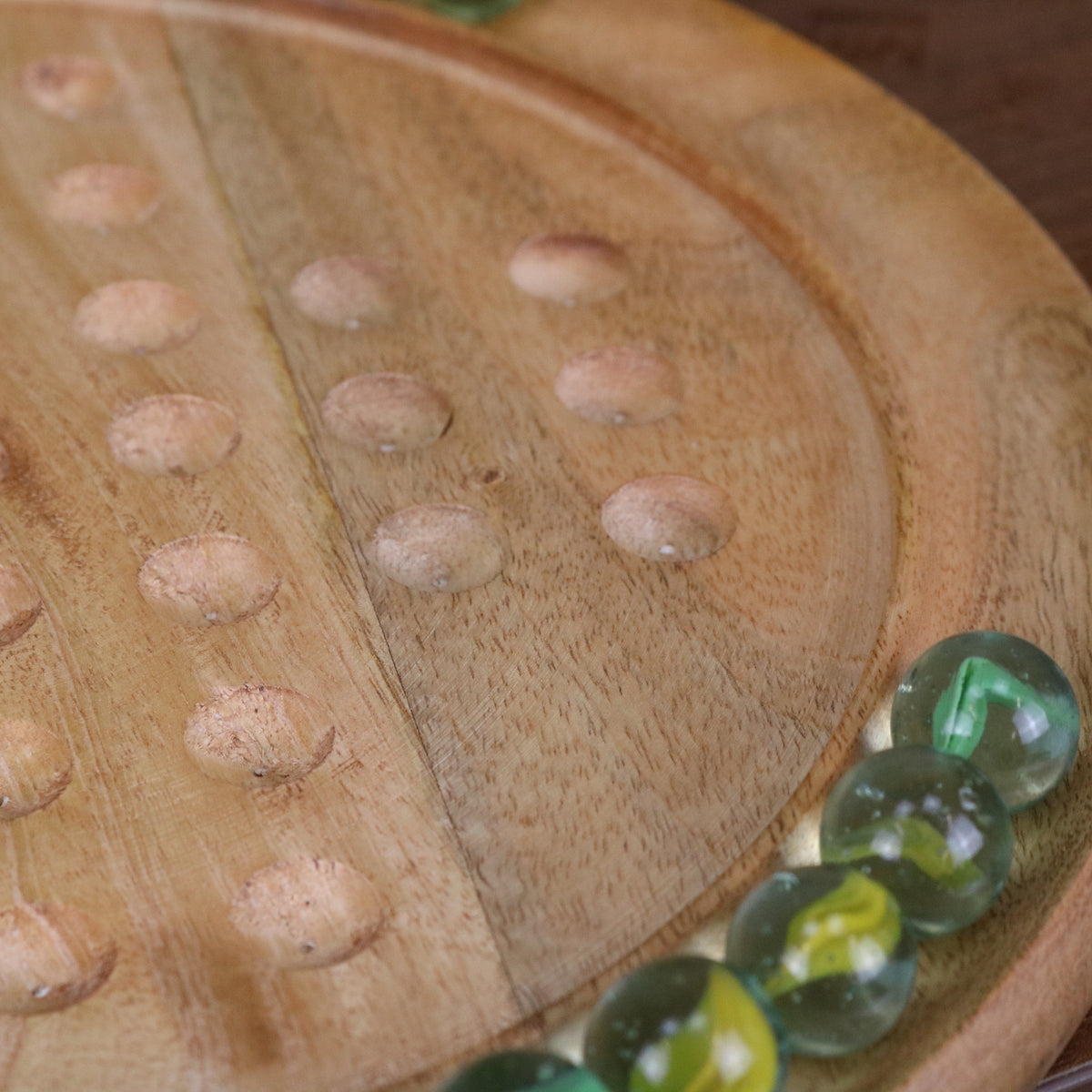 Dinod Large Mango Wood Solitaire Board Game 30 cm with Glass Marbles