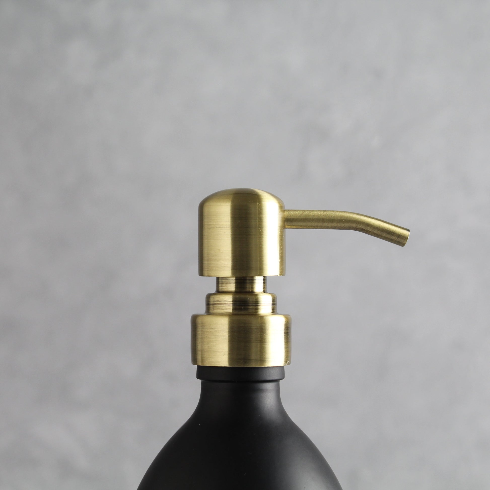 Namie Black Concrete Tray & Matte Black Glass Dispenser Double Set