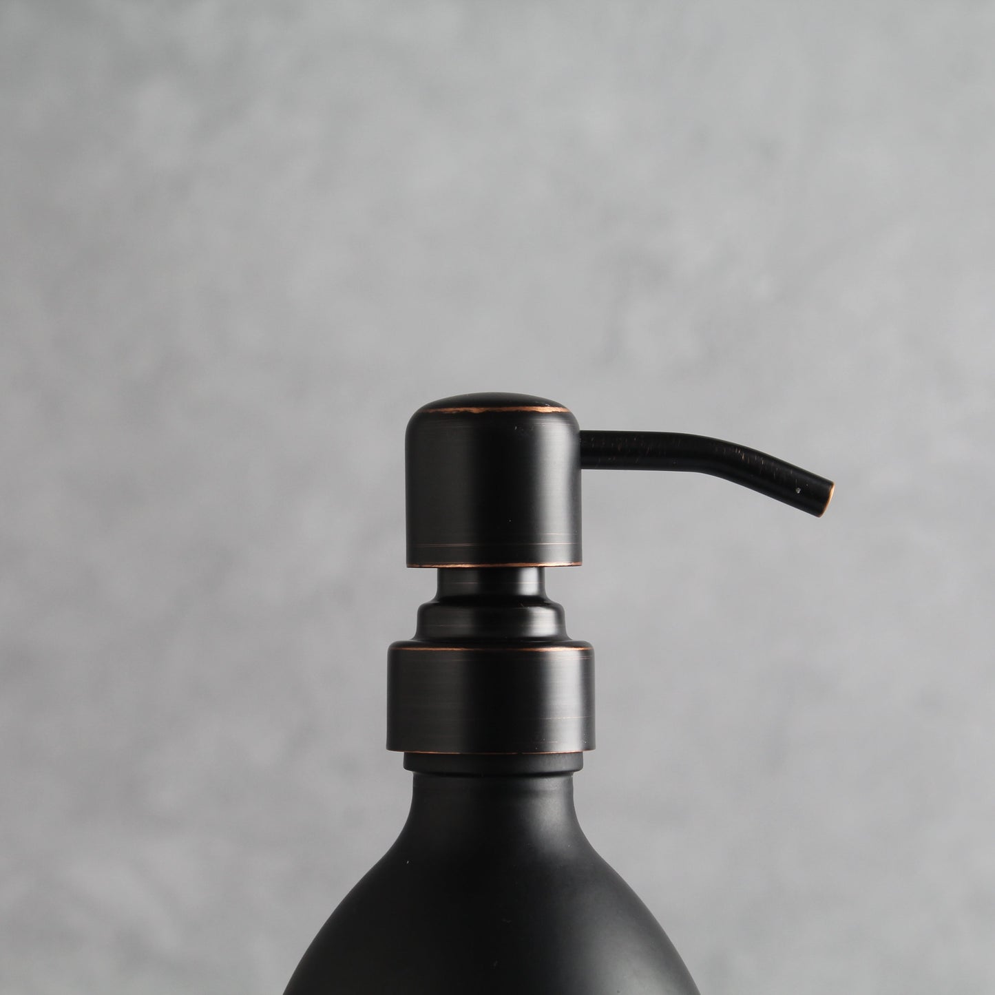 Namie Black Concrete Tray & Matte Black Glass Dispenser Double Set