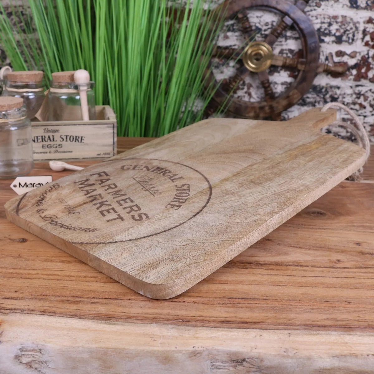 General Store Mango Wood Chopping Board with Handle 50 cm