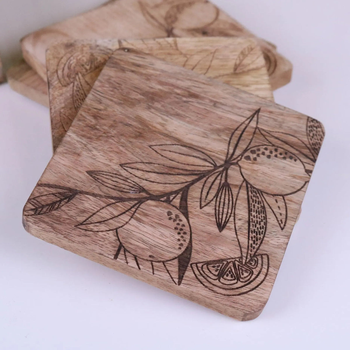 Saitras Mango Wood Coasters with Holder, Engraved Citrus, Set of 4