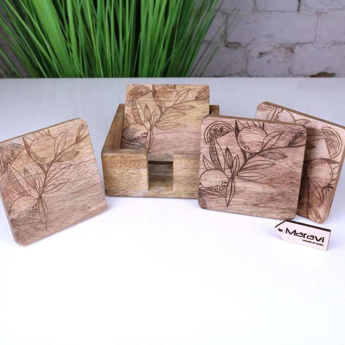 Saitras Mango Wood Coasters with Holder, Engraved Citrus, Set of 4