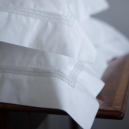 Dormitory Stanhope White Hemstitched Percale Duvet Cover, Pillowcases & Flat Sheet