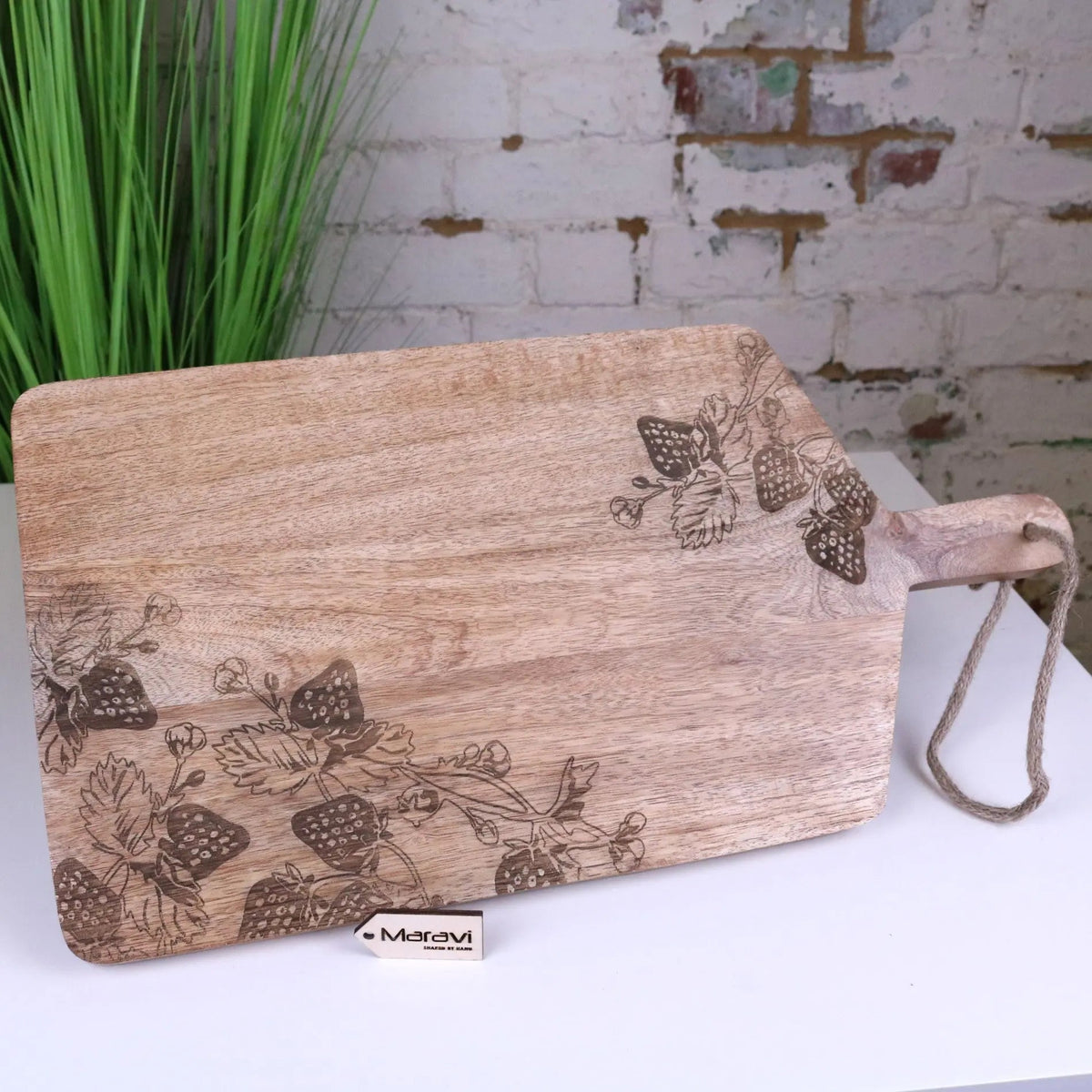 Thaniya Mango Wood Chopping Board 50 cm, Engraved Strawberry Design