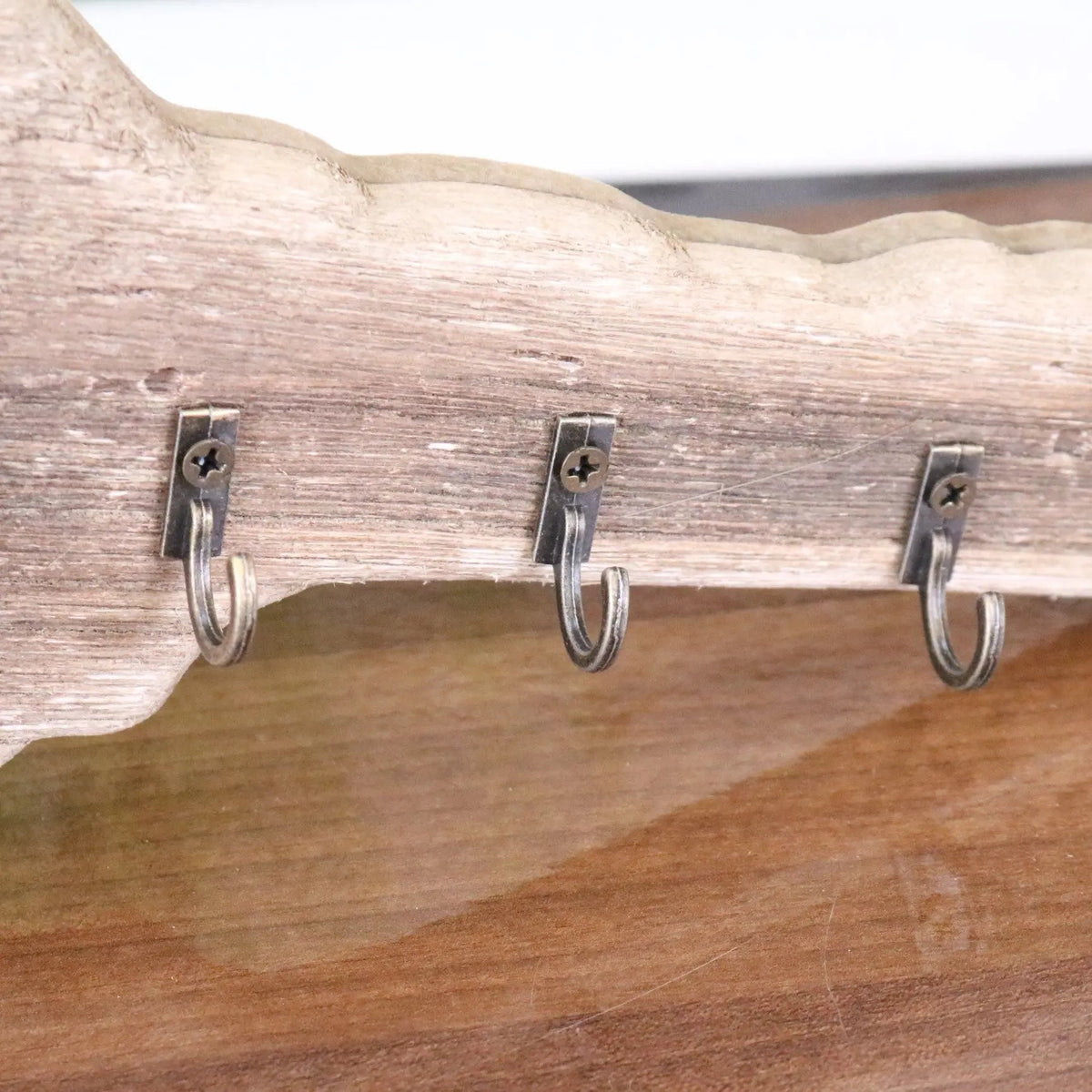 Torani Whitewashed Wooden Key-Shaped Key Holder with 5 Hooks