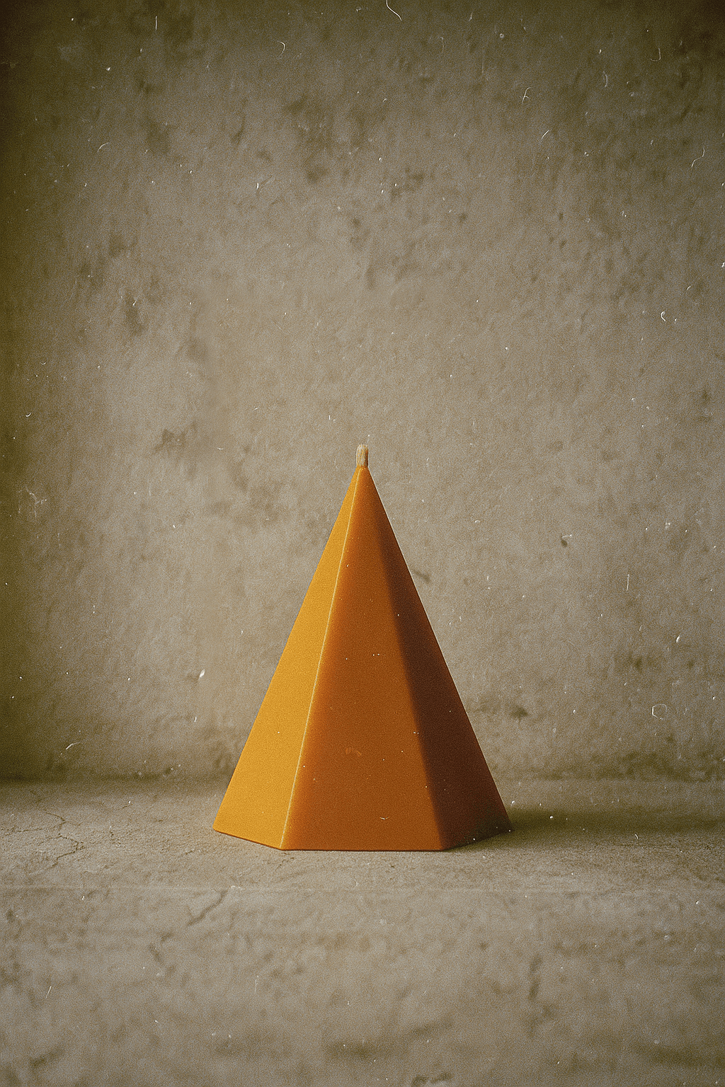 Polygon Pentagonal Beeswax Candle - Pure British Artisan Crafted