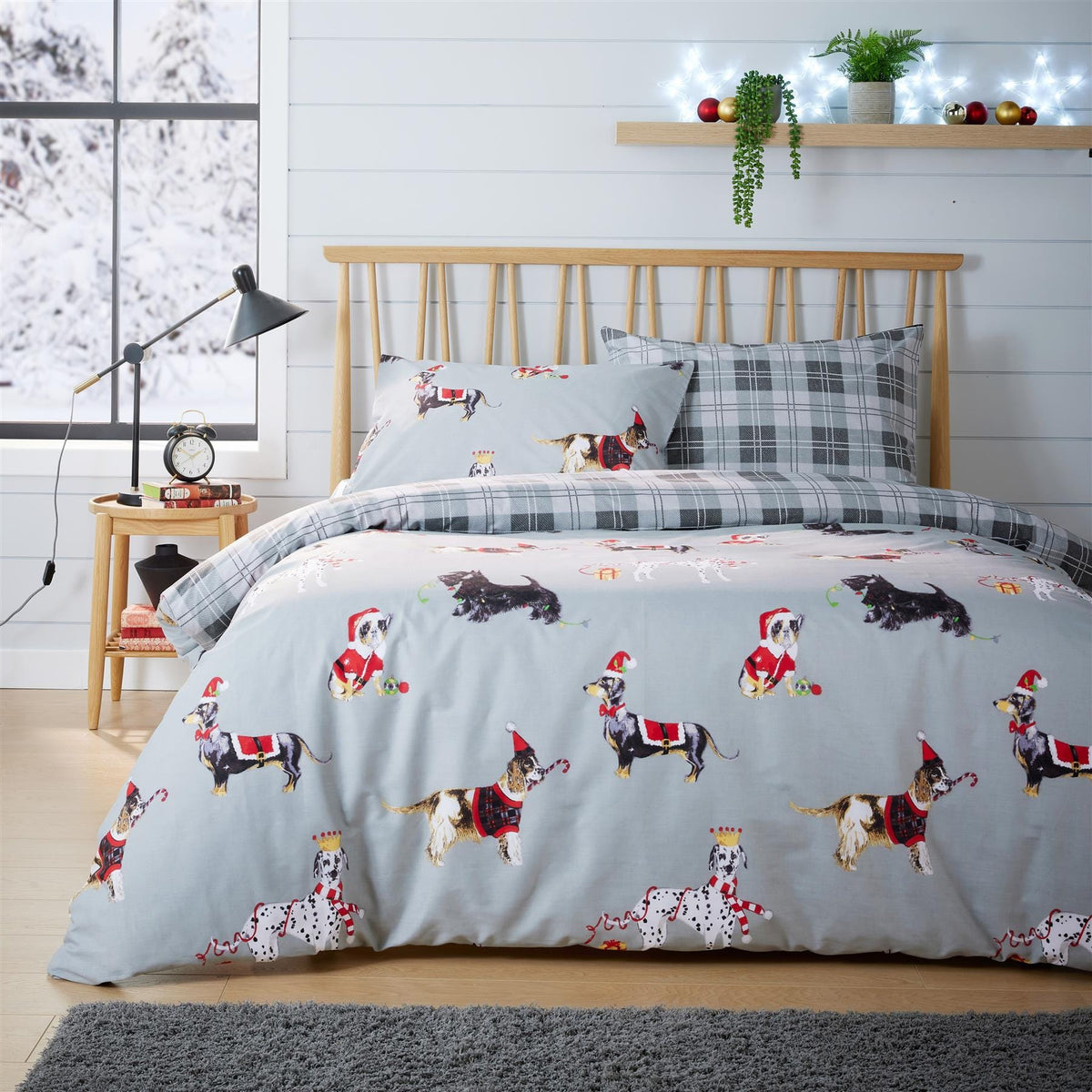 Olivia Rocco Christmas Dogs Reversible Cotton Rich Duvet Cover Set with Pillowcases