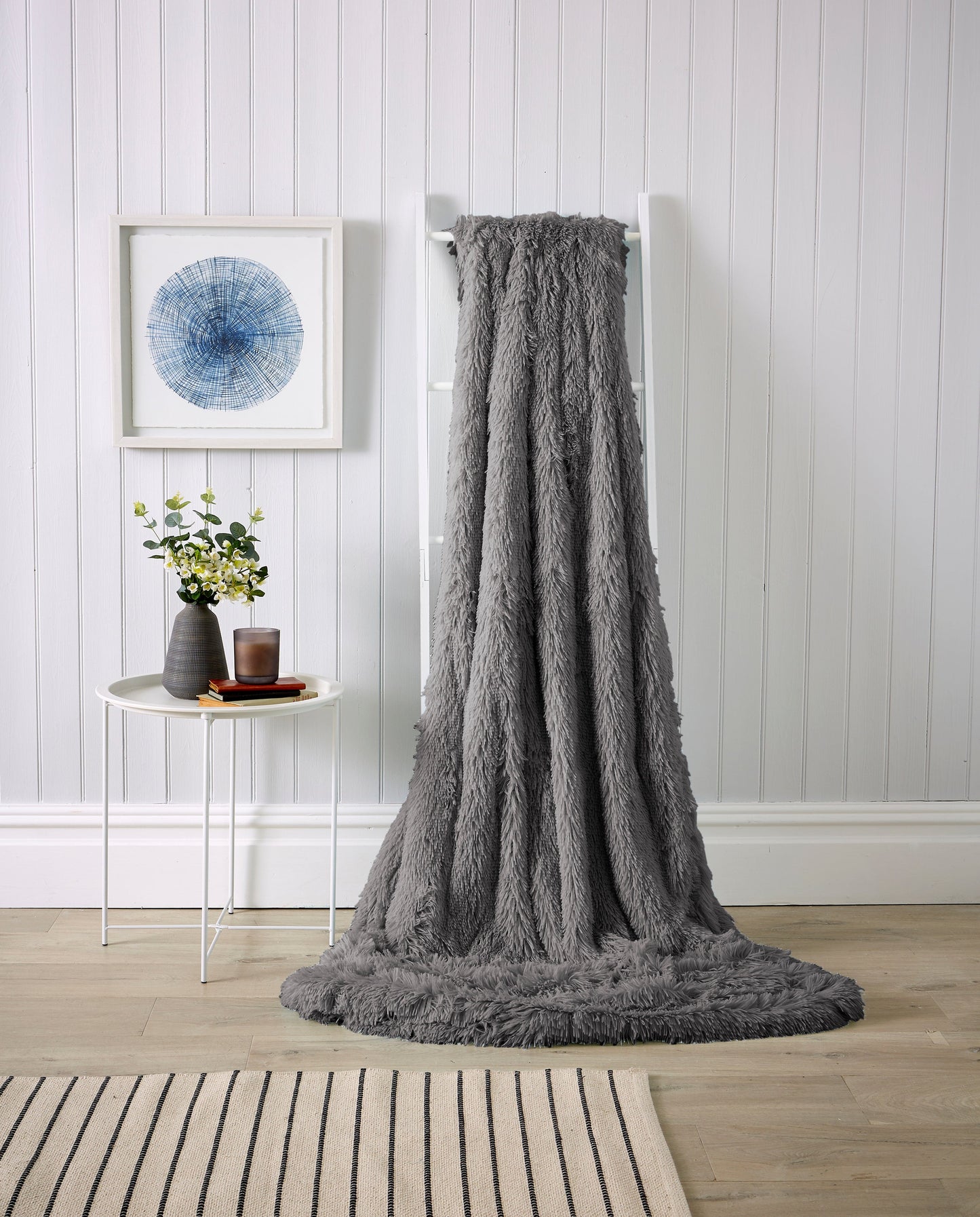 Oversized Chunky Soft Fleece Blanket Fluffy Faux Fur Throw Blanket for Bed and Sofa in Calming Colours by OLIVIA ROCCO