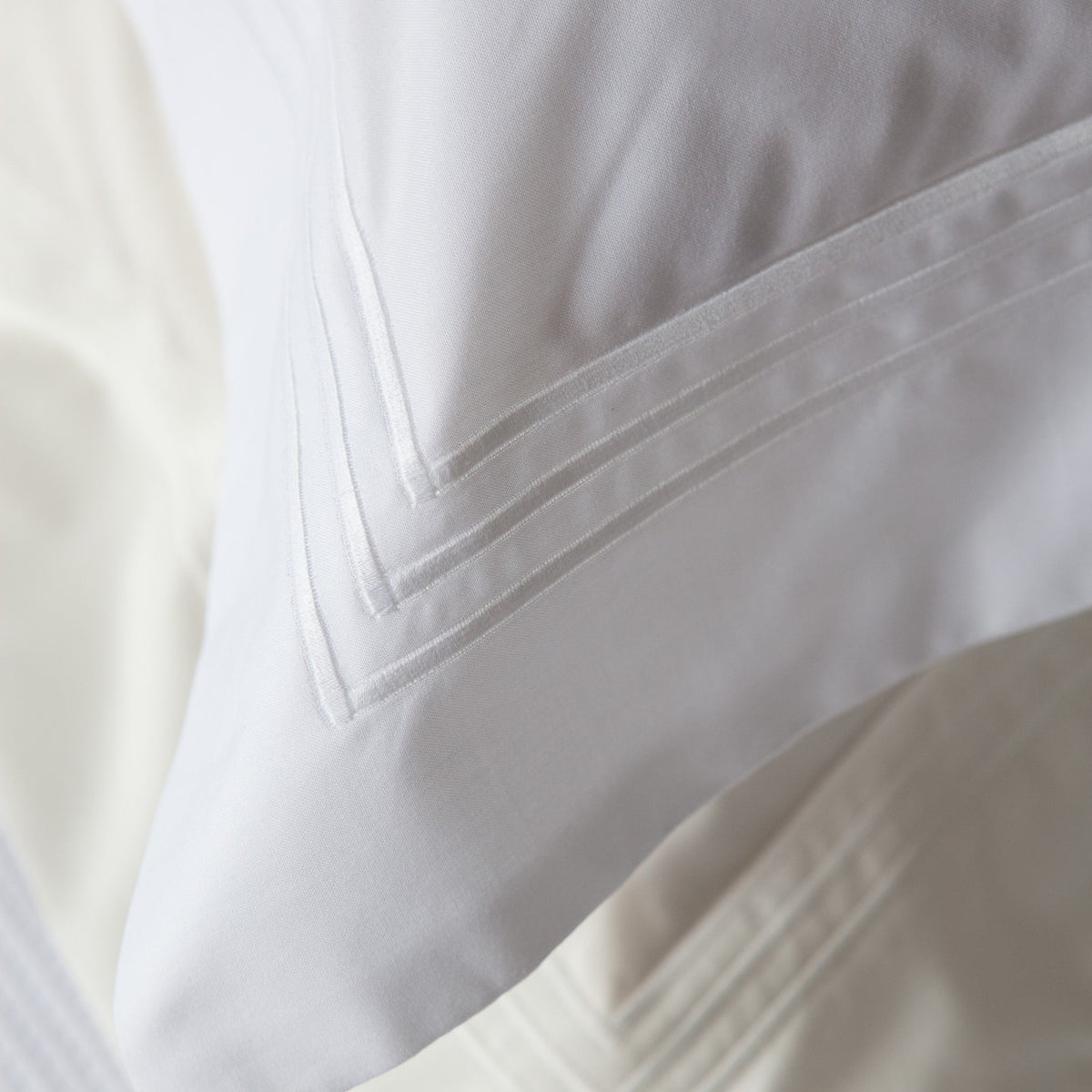 Dormitory Palazzo White Corded Percale Duvet Cover, Pillowcases & Flat Sheet